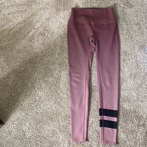 Alo Yoga High-Waisted Airbrush leggings.